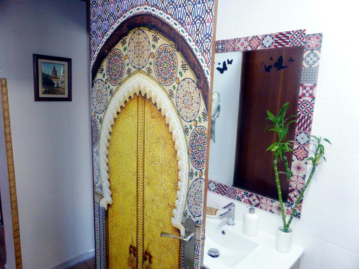 Esencia Sevilla Luaran gambar