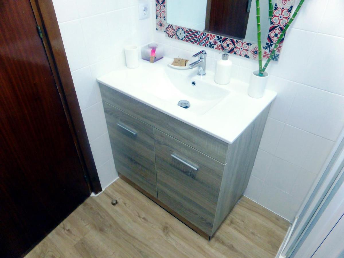 Esencia Sevilla Luaran gambar