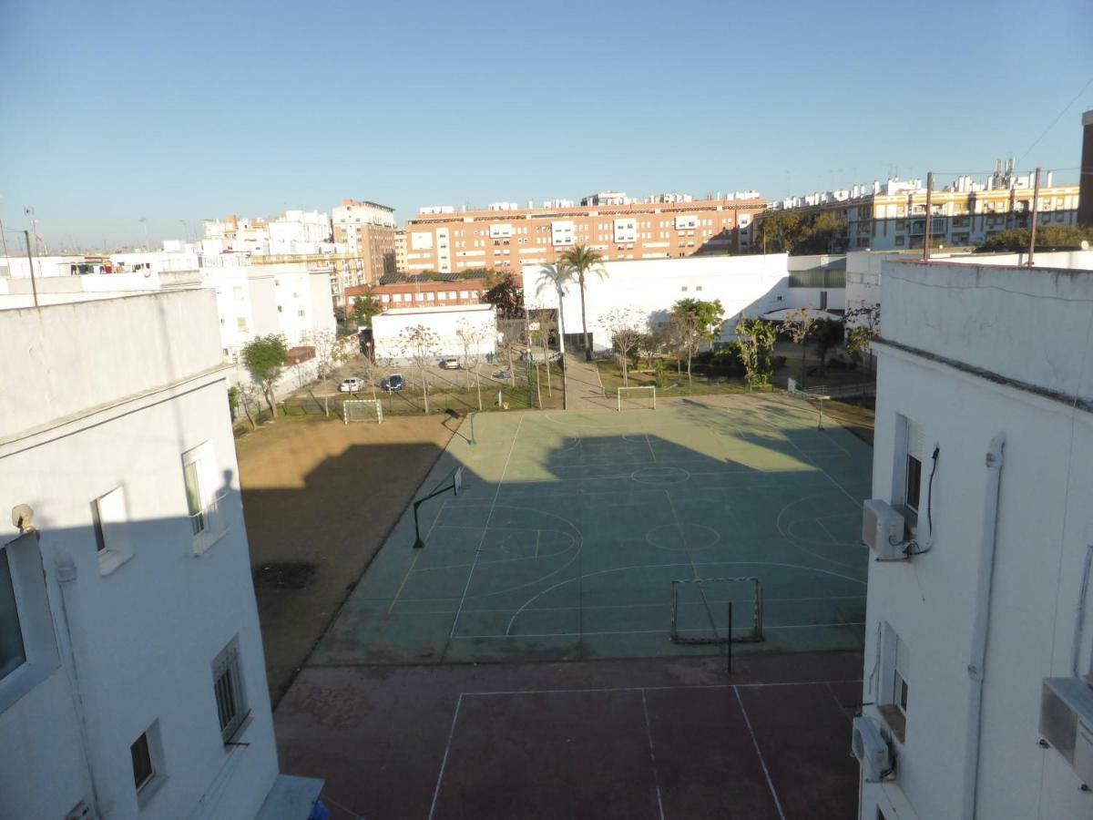Esencia Sevilla Luaran gambar